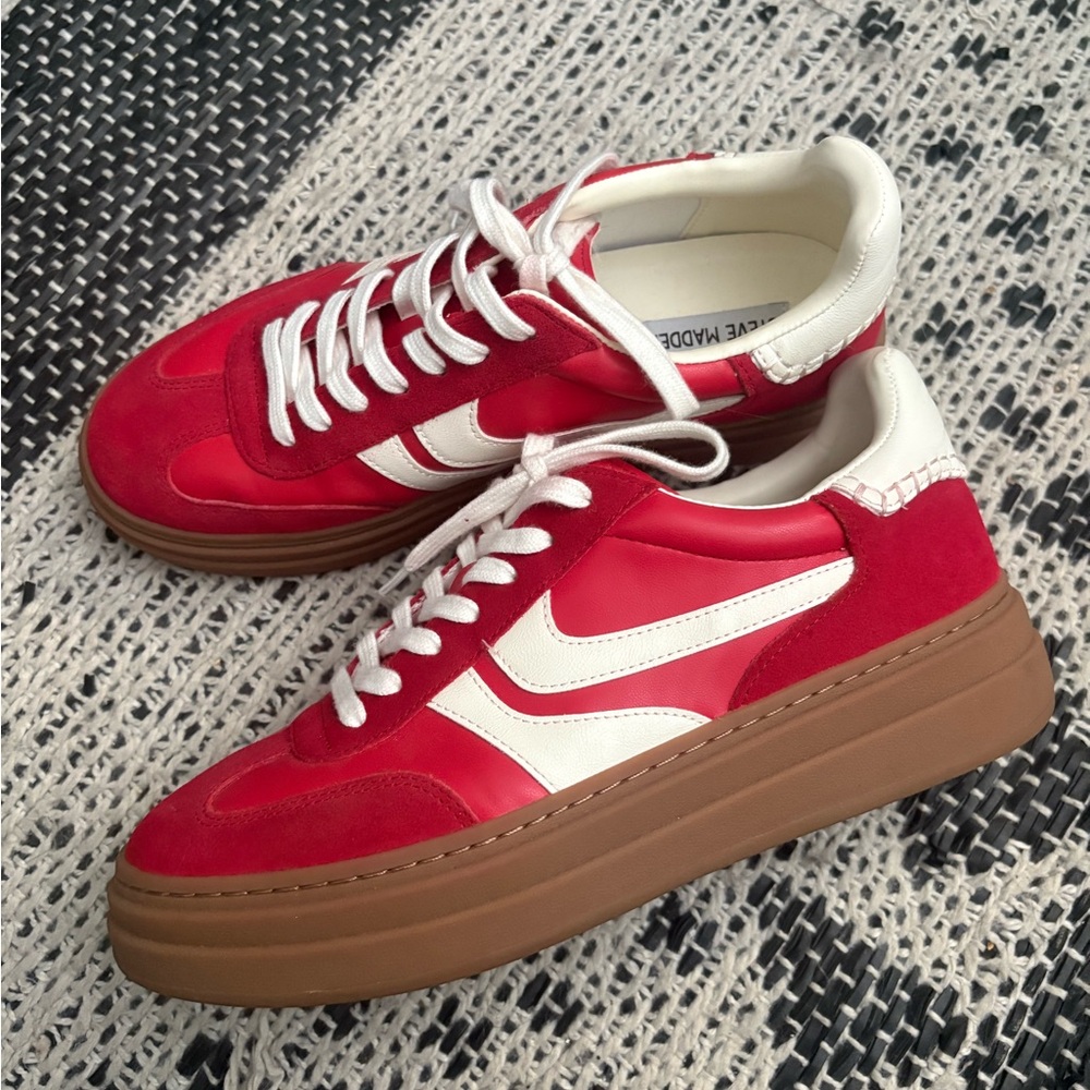 Steve Madden Sneaker